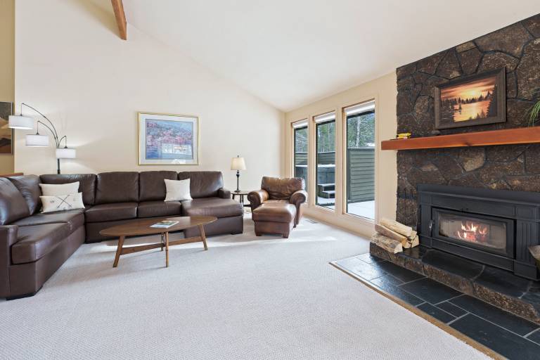 House with heated pool & jacuzzi — photo 3