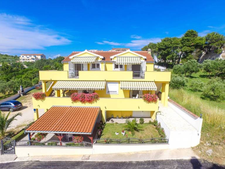 Apartma Arta Velika