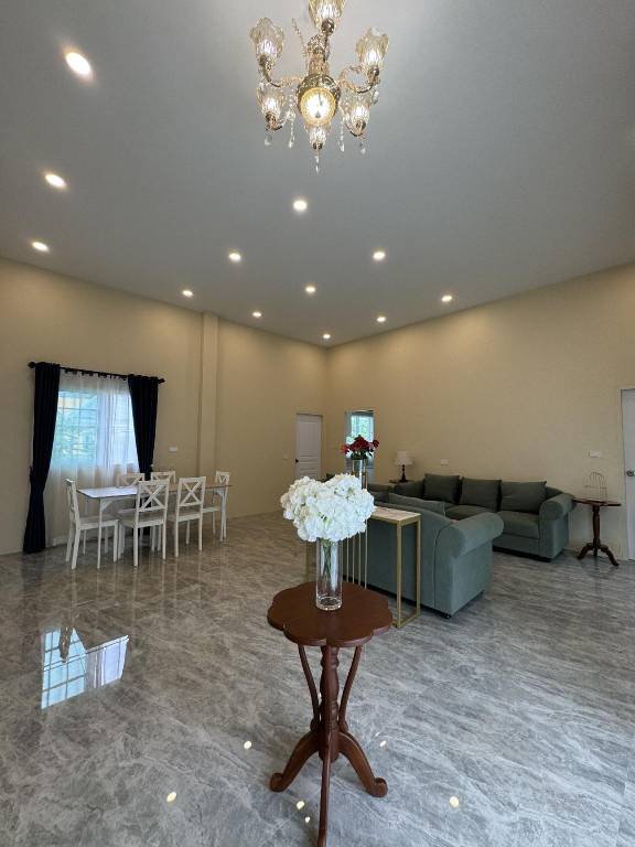 Villa with patio, jacuzzi & yard | Water view | Suitable for remote work — photo 3