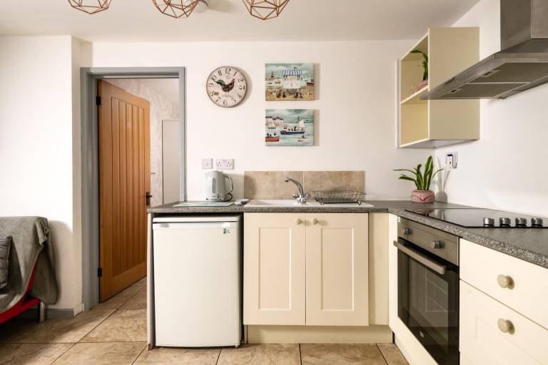 Cottage with 2 rooms for 4 persons — photo 4