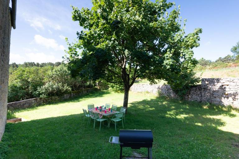 Gite with yard — photo 4
