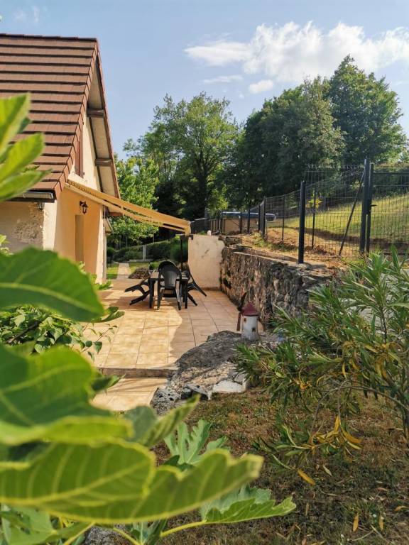 Children-friendly charming gite with yard & patio | Pets allowed — photo 2
