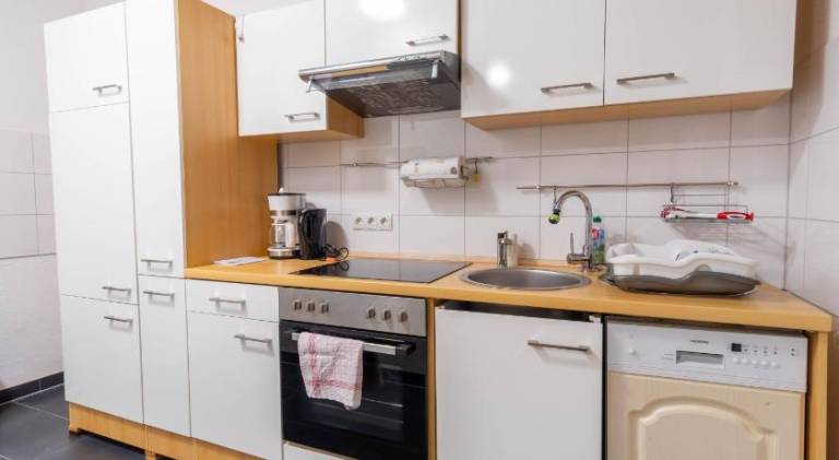 Apartment with 1 room for 5 persons — photo 2