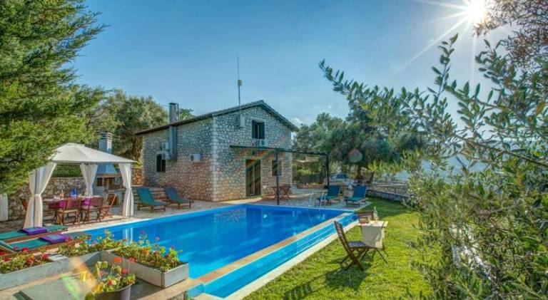 Villa with barbeque, garden & terrace in Lefkada