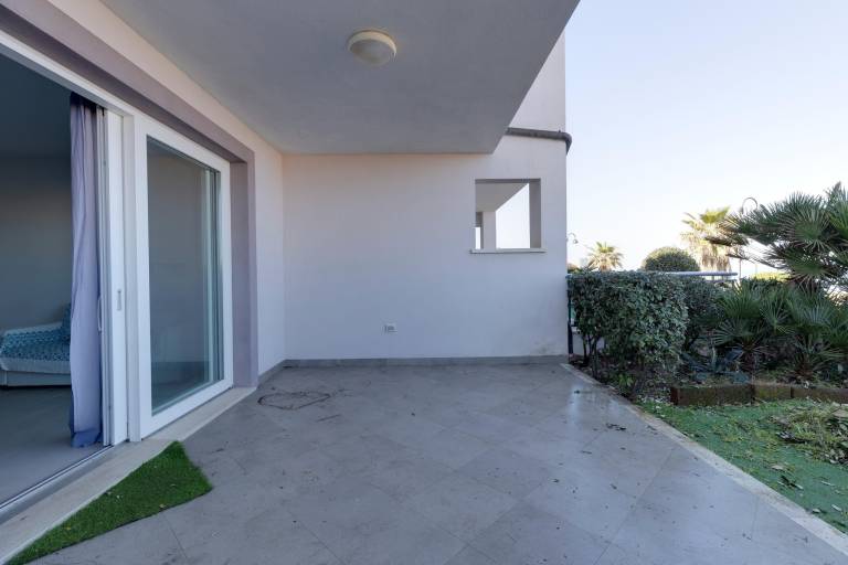 Rental apartment with garden & patio — photo 3