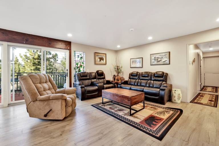 Cabin with hot tub & grill | Mountain view — photo 4