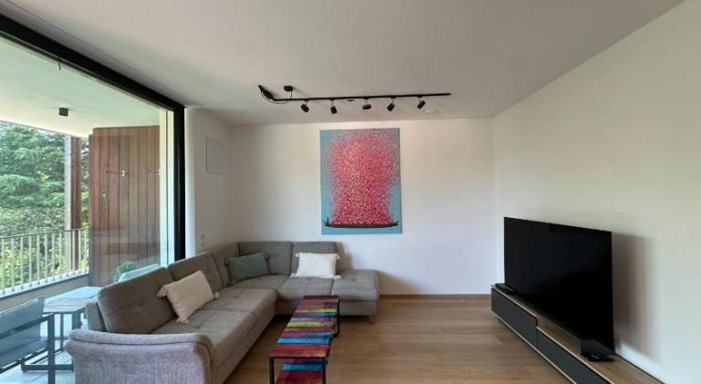 Apartment with pool — photo 2