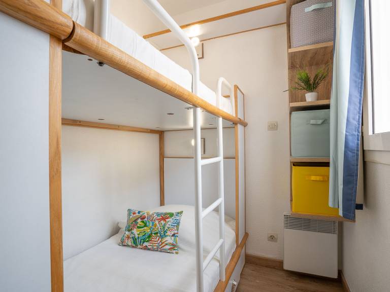 Family-friendly nice holiday apartment with yard, pool & terrace | Sea view | Dogs allowed — photo 5