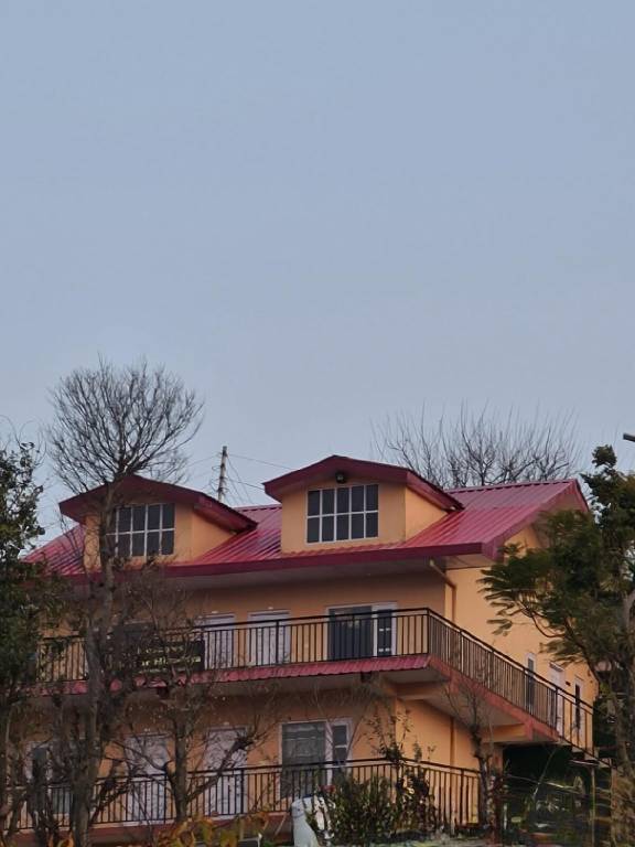 House with BBQ & yard in Shimla