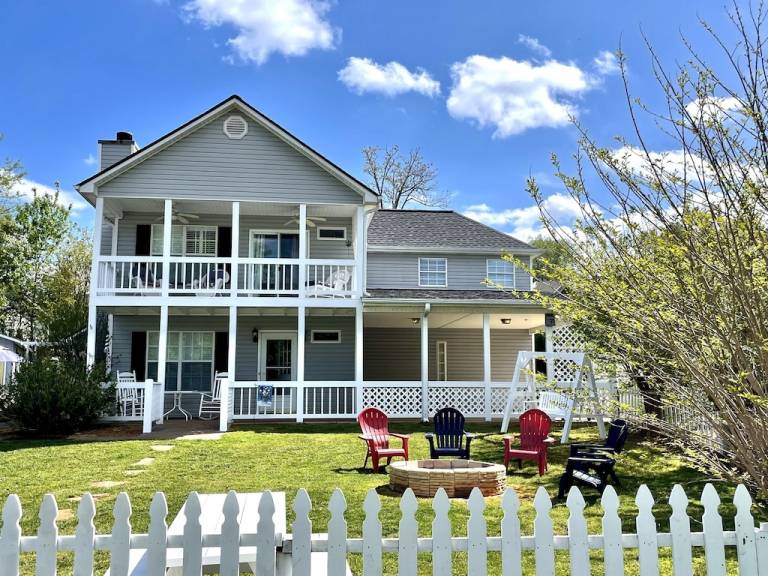 House  Hiawassee