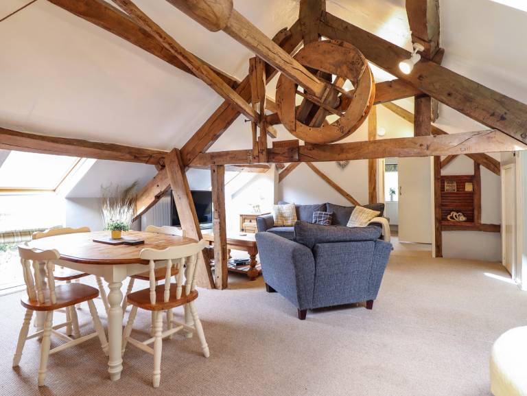 Family-friendly cottage with yard | Pet-friendly — photo 4