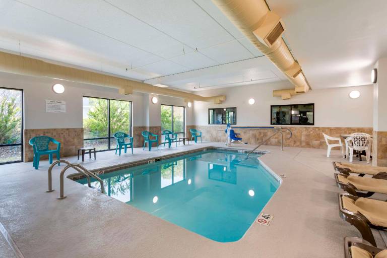 Comfort Suites Kodak Sevierville — photo 4