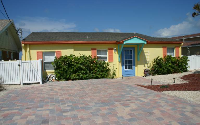 815NA Adorable North Beach Beachfront Home