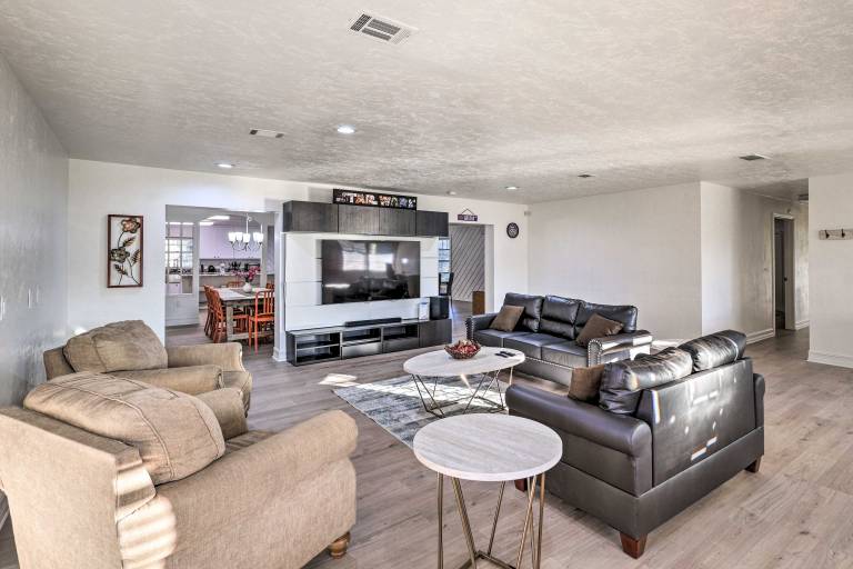 Spacious Family Home w/ Backyard in Gainesville! — photo 4