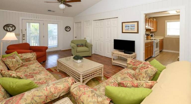 Vacation home with pool in Garden City, SC