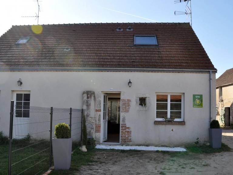 Charming Cottage Near Loire Castles: Cozy Living, Pet-Friendly, Wi-Fi, Outdoor Area — photo 5
