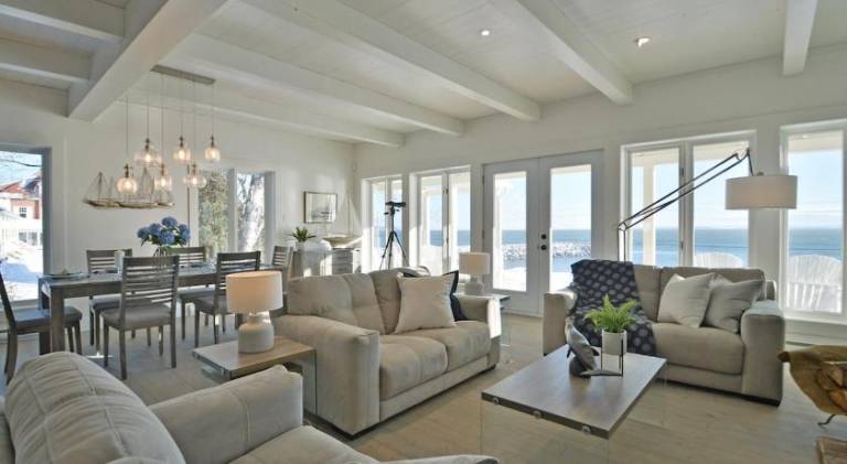 Villa with pool & hot tub in La Malbaie, QC