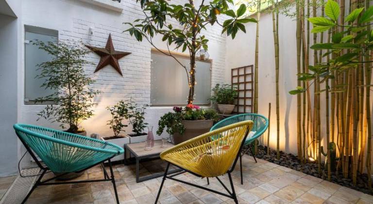 Apartment with patio — photo 2