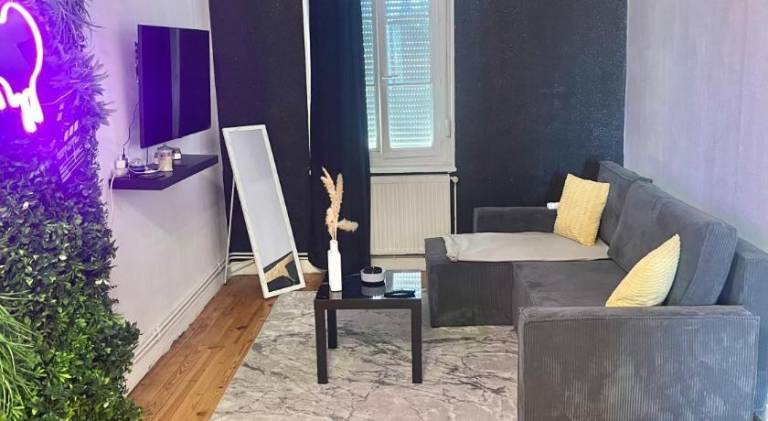 Apartment with 1 room for 4 persons in Chassieu
