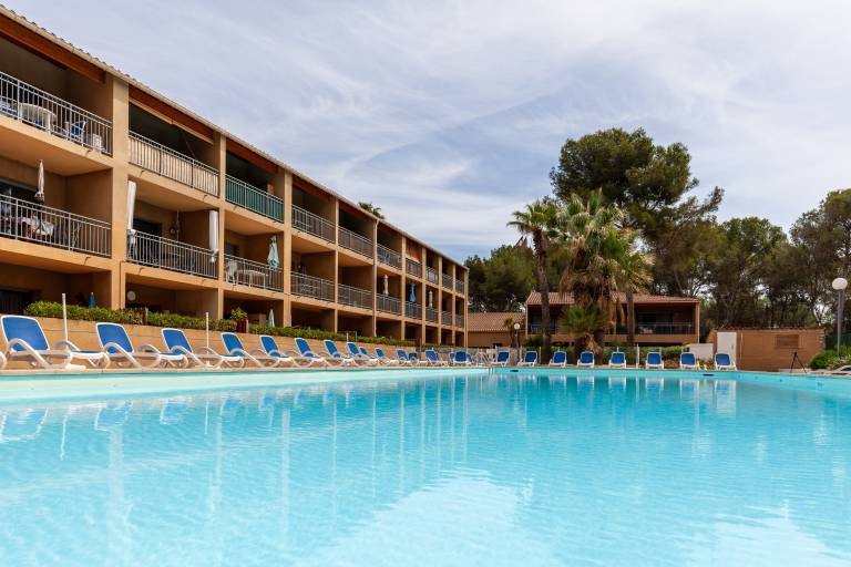 Studio 'Sanary Soleil Et Douceur 3' with Shared Pool, Wi-Fi and Air Conditioning in Bandol