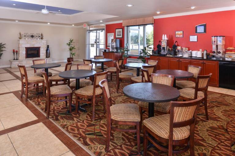 Americas Best Value Inn Lubbock E — photo 4