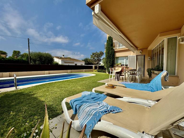 Villa with garden & private pool — photo 4