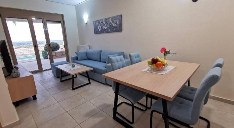 Apartment with grill, yard & terrace — photo 2