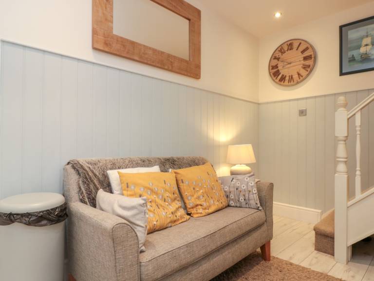 Cottage with yard | Beach view — photo 4