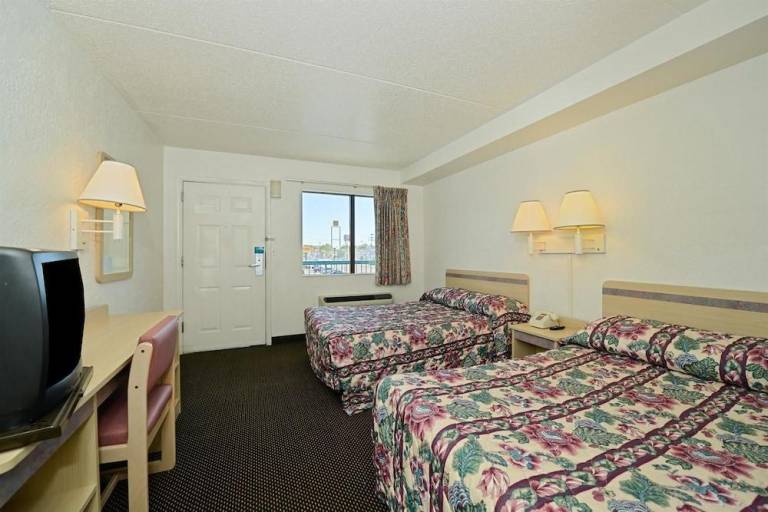 Americas Best Value Inn Battle Creek — photo 5