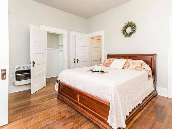 Holiday apartment with 2 rooms for 4 persons in Dallas, TX