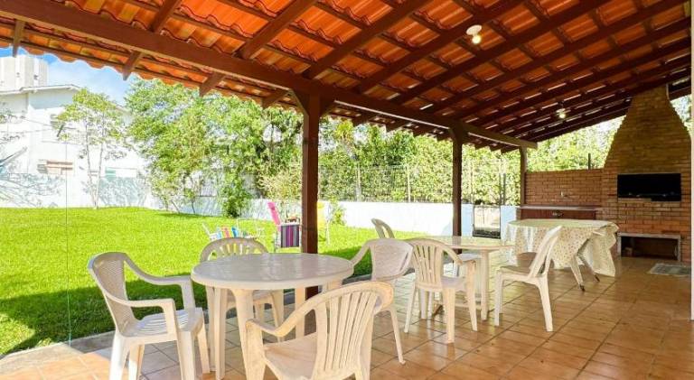 Wonderful vacation home | Next to the beach | Dogs allowed in Florianópolis