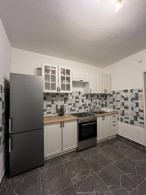 Two bedroom apartment near beach Jelsa, Hvar (A-22256-a) — photo 4