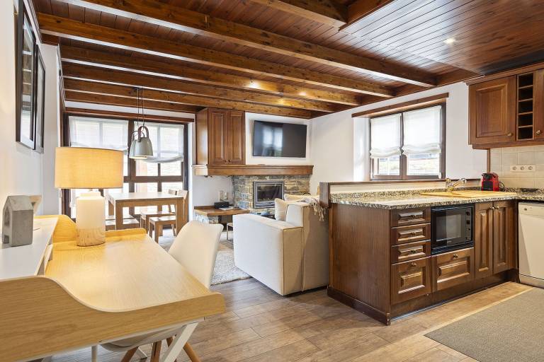 Family-oriented rental apartment | Mountain view | Next to the ski | Pets allowed — photo 3
