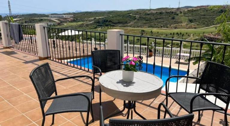 Spacious villa with pool | Pets allowed — photo 4