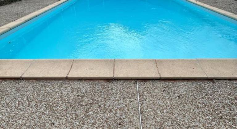 Holiday apartment with pool in Colomiers