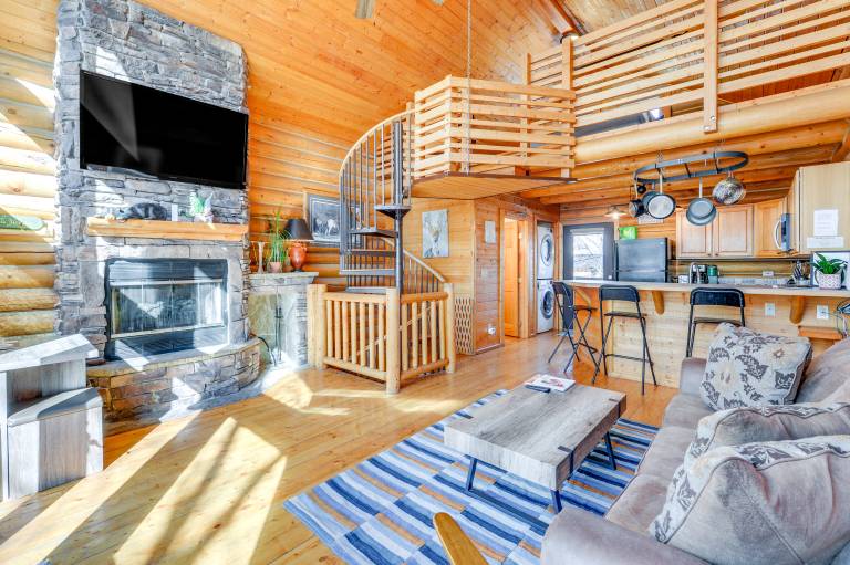 Cozy Mountain Condo Across From Snow King Ski Mtn! — photo 4