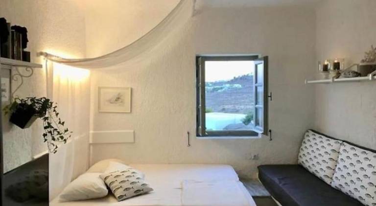 Wonderful apartment with garden & pool | Suitable for remote work | Dogs allowed in Mykonos