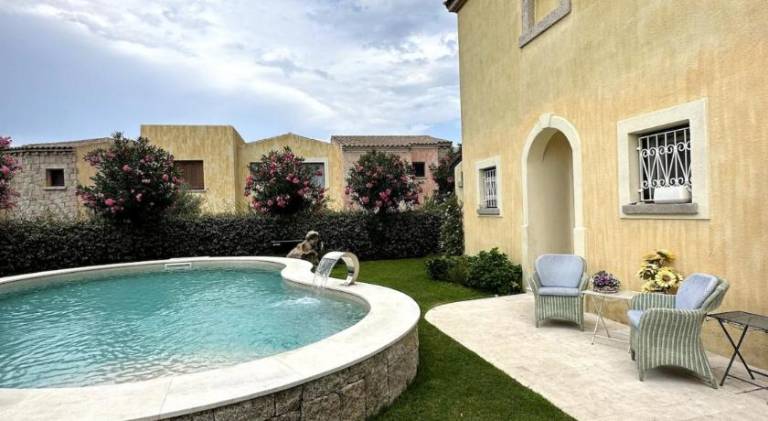 Villa with pool | Pet-friendly — photo 2