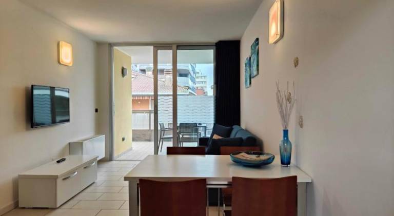 Fully equipped apartment with patio & heated pool | Next to the beach | Suitable for remote work | Pets are welcome — photo 2
