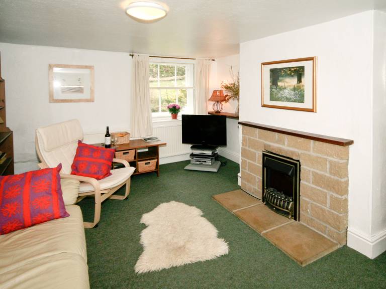 Family-friendly cottage with private pool & garden | Pets are welcome — photo 3