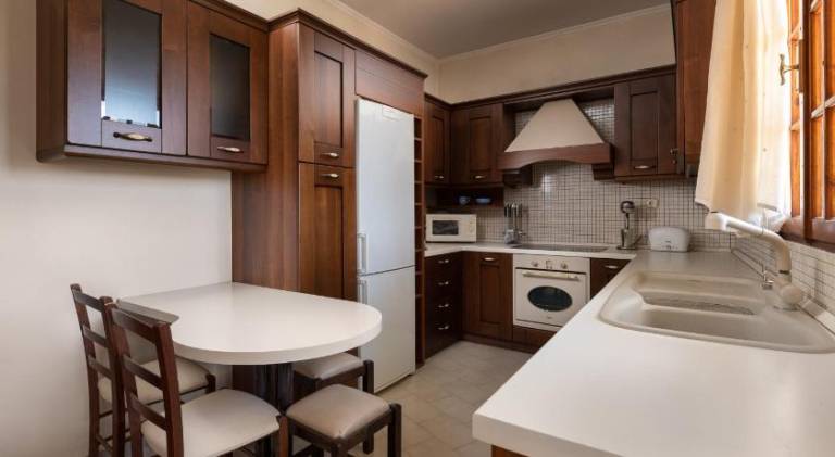 Fully equipped lovely rental apartment with terrace & garden | Suitable for remote work | Pets allowed — photo 2