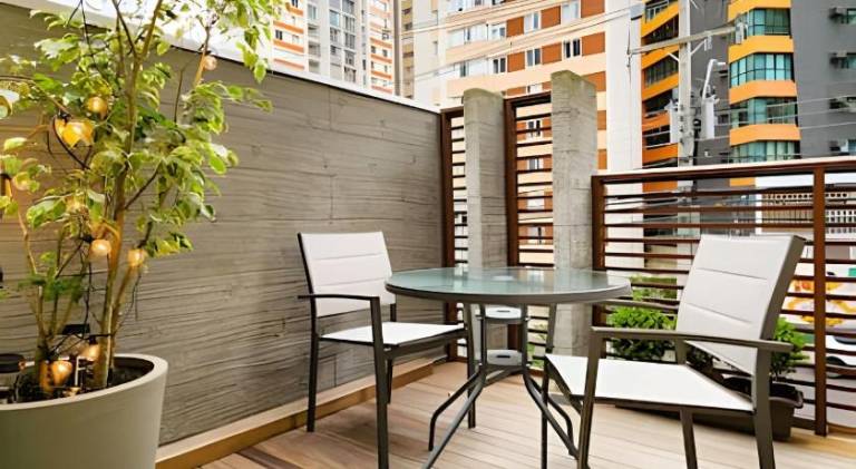 Apartment with yard — photo 4