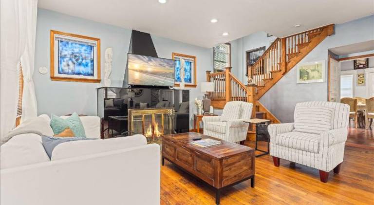 6 BR Ventnor Estate Steps Away from the Beach — photo 2