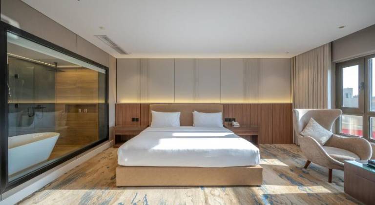 Serviced apartment with hot tub — photo 2