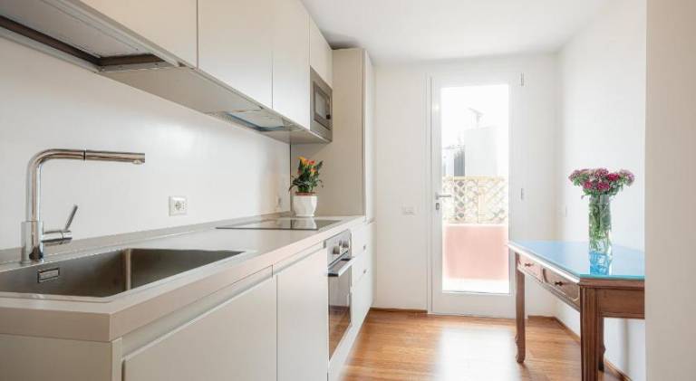 Apartment with 1 room for 4 persons — photo 2