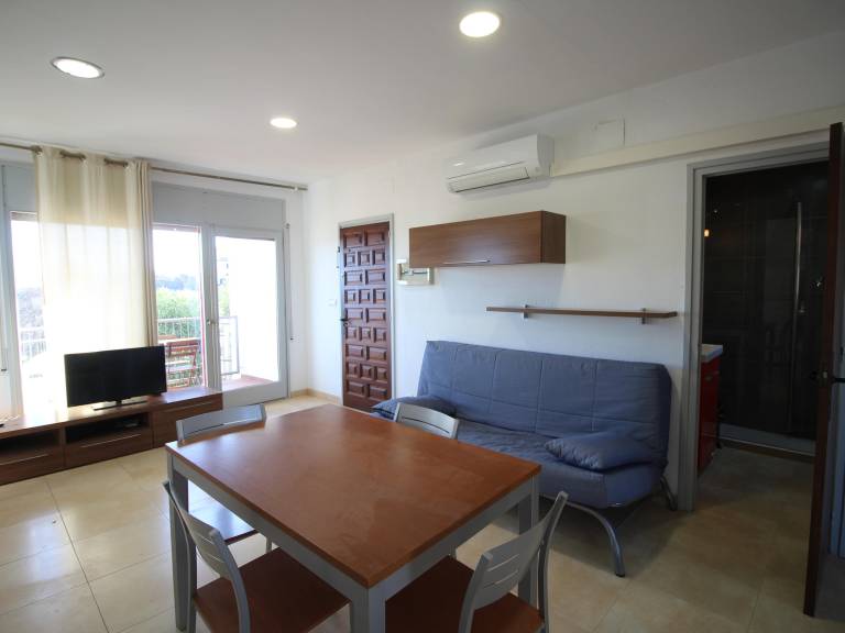 Rental apartment with 2 rooms for 6 persons — photo 4