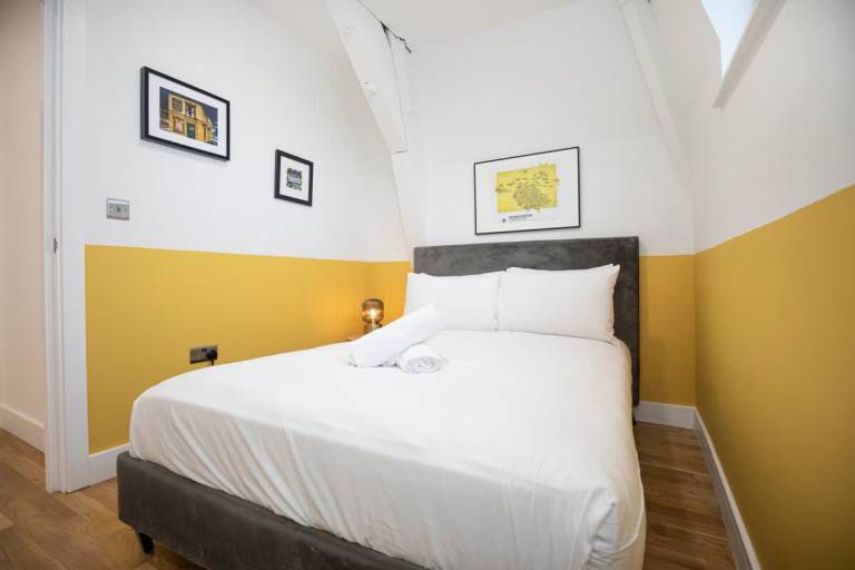 Child-friendly holiday apartment | Near Manchester Cathedral | Good for workation | Pets are welcome — photo 2