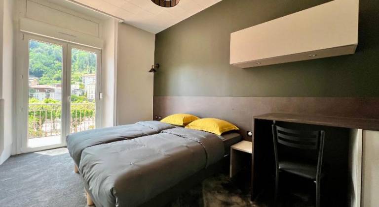 Serviced apartment with patio | Perfect for remote work in Aubenas