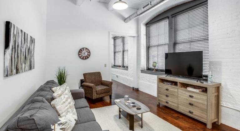 Charming apartment | Pets are welcome in Rochester, NY