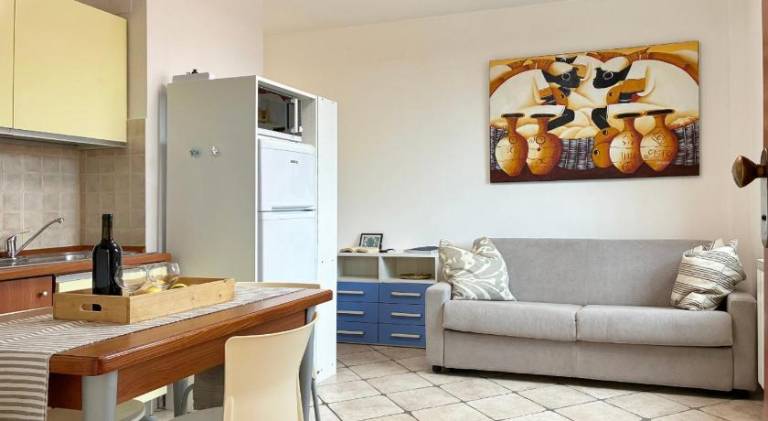 Holiday apartment with pool — photo 4